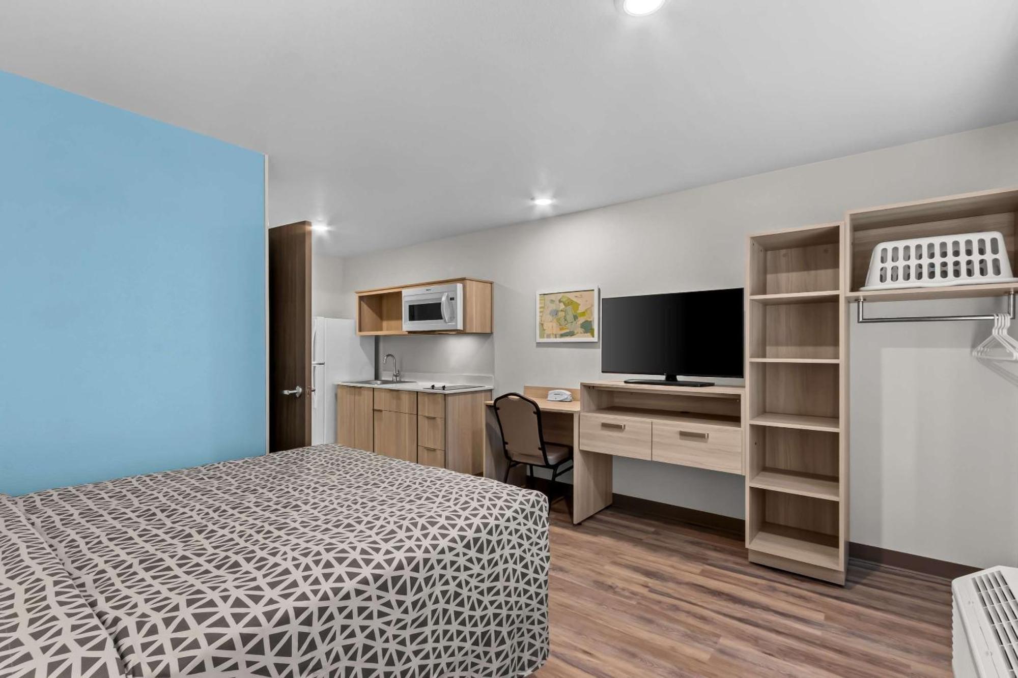 Woodspring Gilbert - Mesa Gateway Airport Hotel