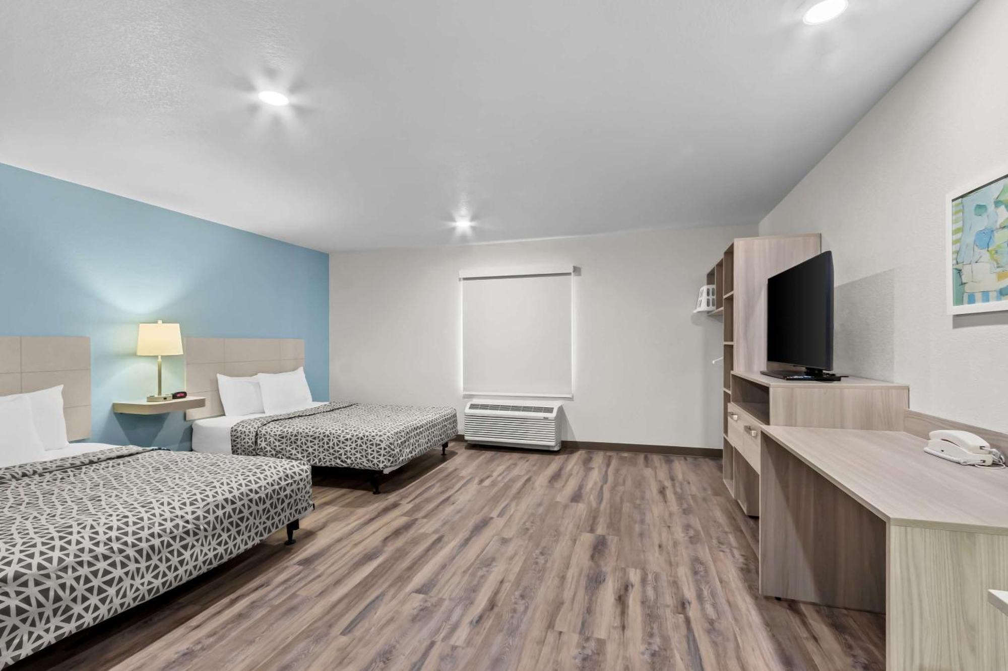 Woodspring Gilbert - Mesa Gateway Airport Hotel